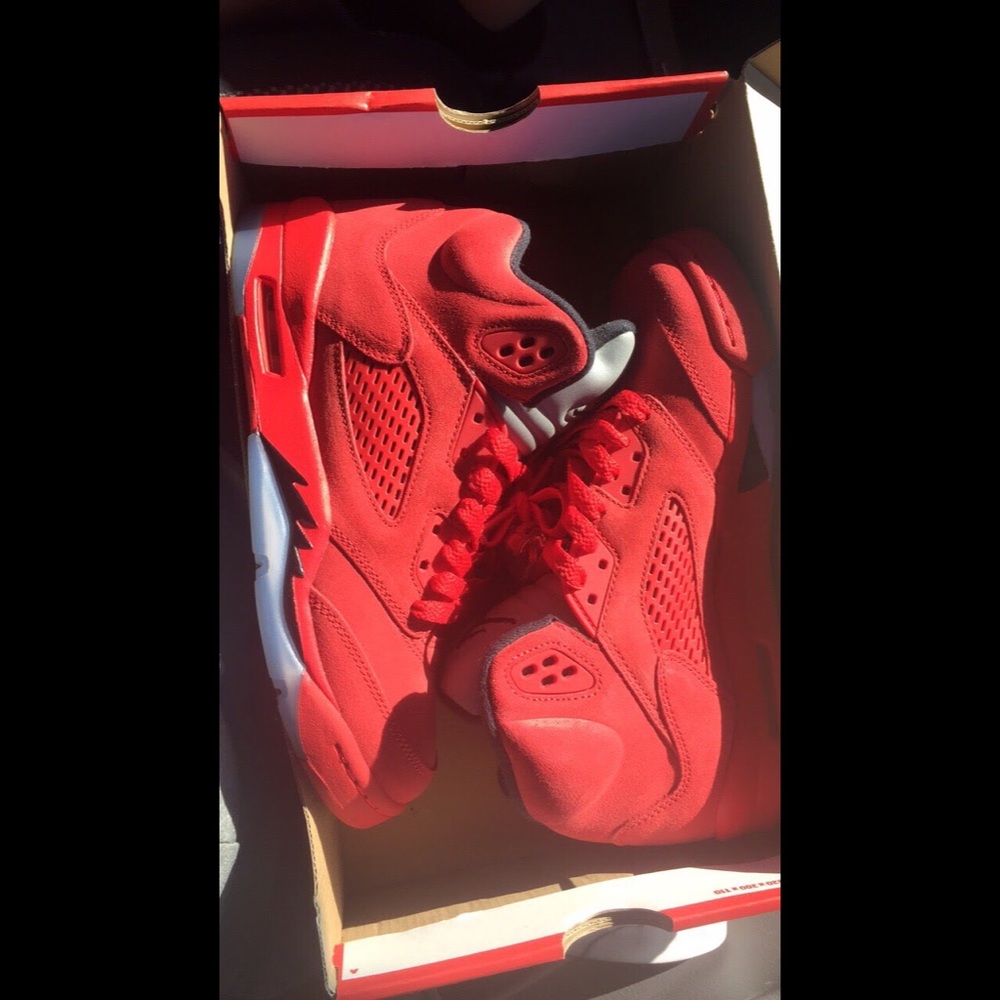 Sued Jordan 5s